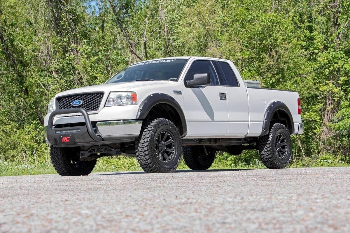 Ford F-150 Suspension Lift Kit - Rough Country - 4 Inch - '04-'08